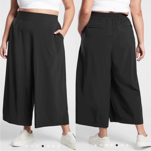 Athleta Pants - Athleta Brooklyn Wide Leg Crop Pants in Black
